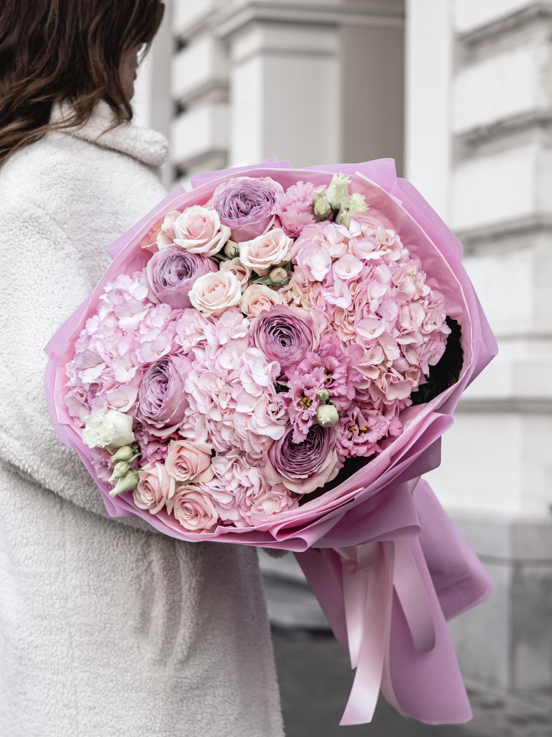 Луксозни букети и цветя за 8 март от GEBOV Flowers