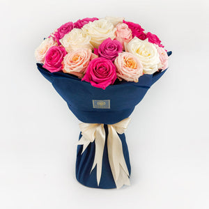 Букет от 25 цветни рози No. 101 - Букет от 25 цветни рози от свежи цветя, доставка в София