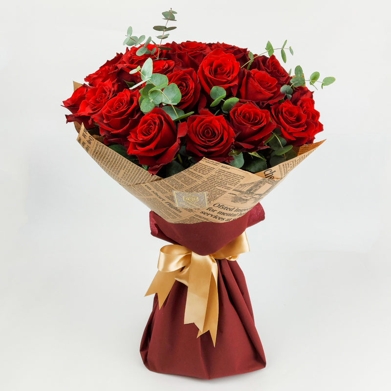 Букет от червени рози No. 015 - Букет от червени рози от свежи цветя, доставка в София
