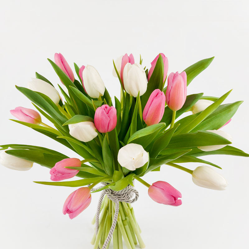 Бели и розови лалета No. 079 - Красив букет цветя: Бели и розови лалета, доставка в София, снимка 2