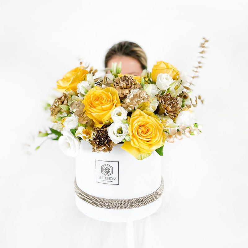 Кутия Саваж No. 165 - Кутия Саваж в елегантна цветна аранжировка, доставка в София