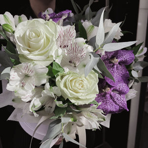 Кутия Ванда Nо. 247 - Топ кутия с орхидеи ванда, рози и декорация, доставка в София, снимка 2