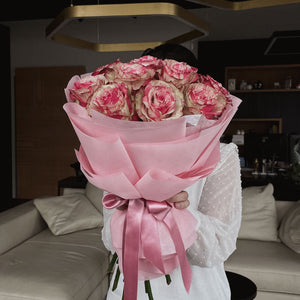 Букет от 11 розови рози Nо. 257 - Прекрасен букет от премиум качество двуцветни рози в стилна, доставка в София, снимка 2