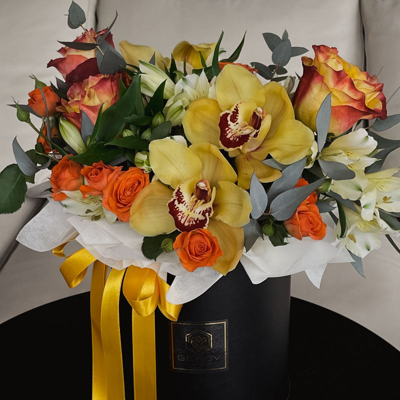 Кутия Инда Nо. 263 - Очарователна кутия в пъстри цветове с рози, цимбидиум и евкалипт, доставка в София, снимка 3