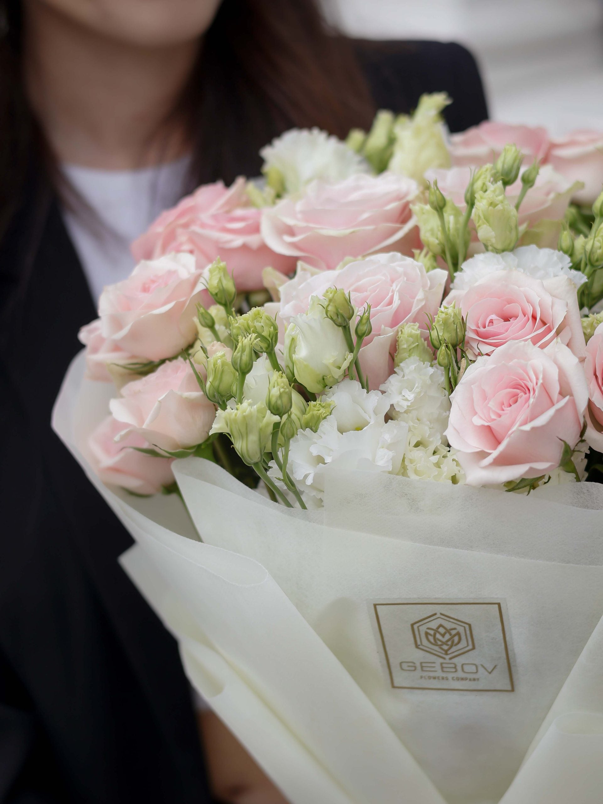 Букет Розалия No. 293 - Подарете моменти на изисканост и красота с нашия букет “Нежна, доставка в София, снимка 2