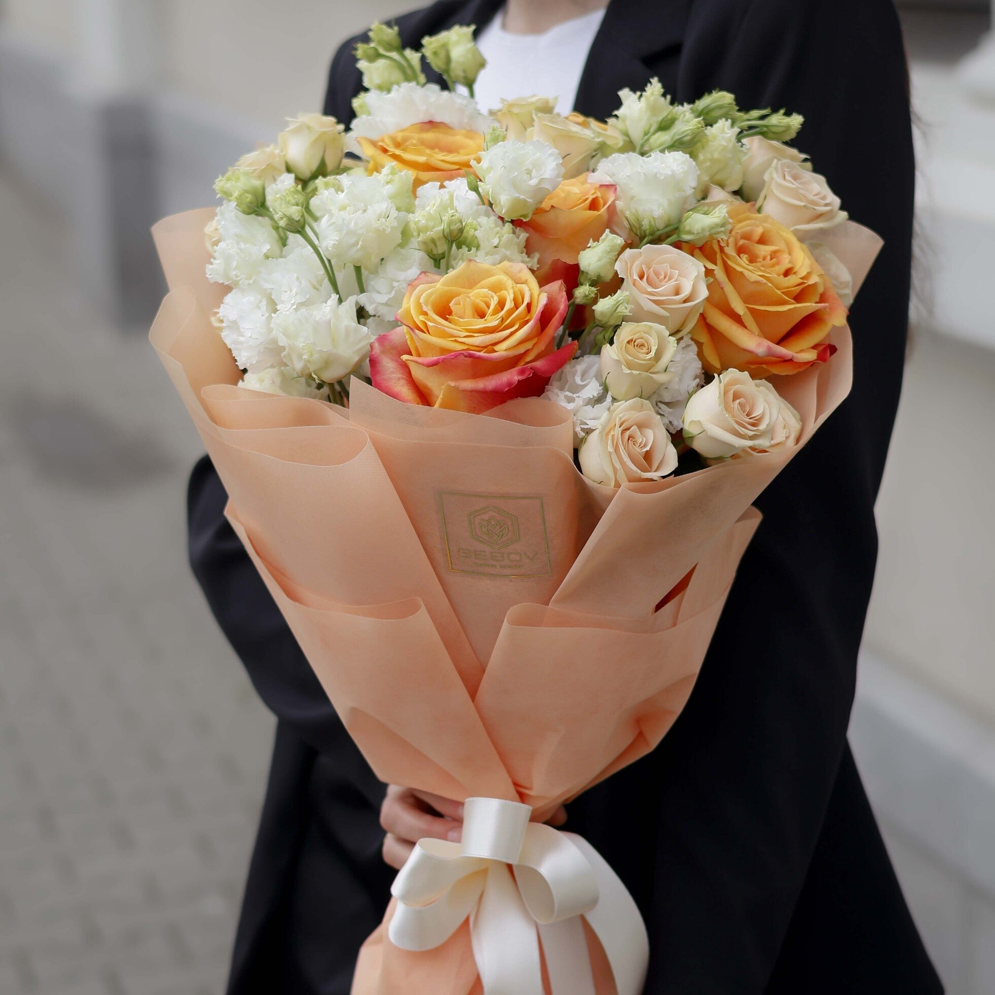 Букет Зара No. 297 - Пренесете магията на утринната зора с нашия букет “Зара”, доставка в София