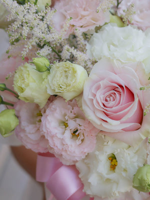 Кутия Изабел No. 315 - Кутия Изабел в елегантна цветна аранжировка, доставка в София, снимка 5