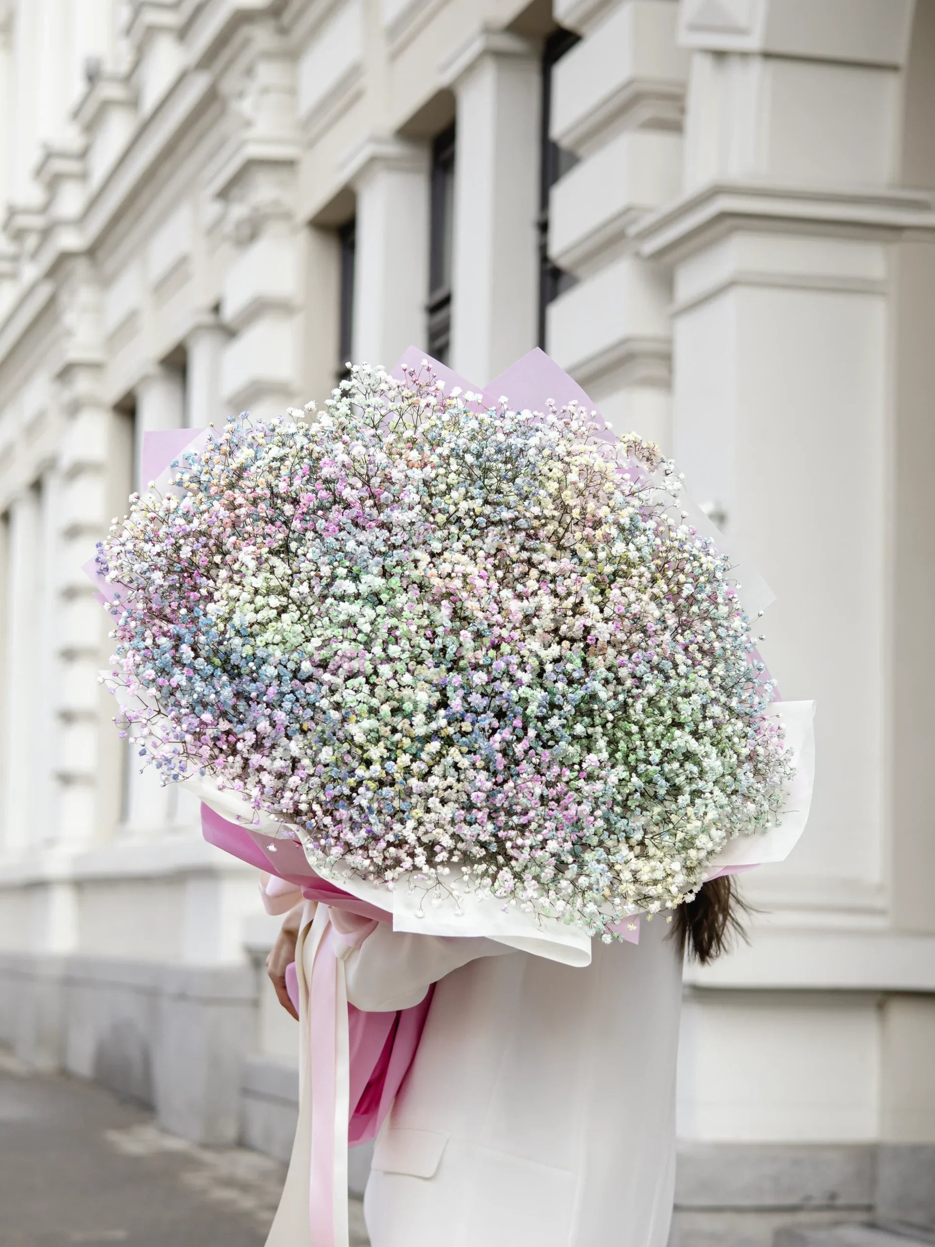 Букет от гипсофил Rainbow Nо. 341 - Ефирен, лек и запомнящ се – този голям букет от разноцветен, доставка в София