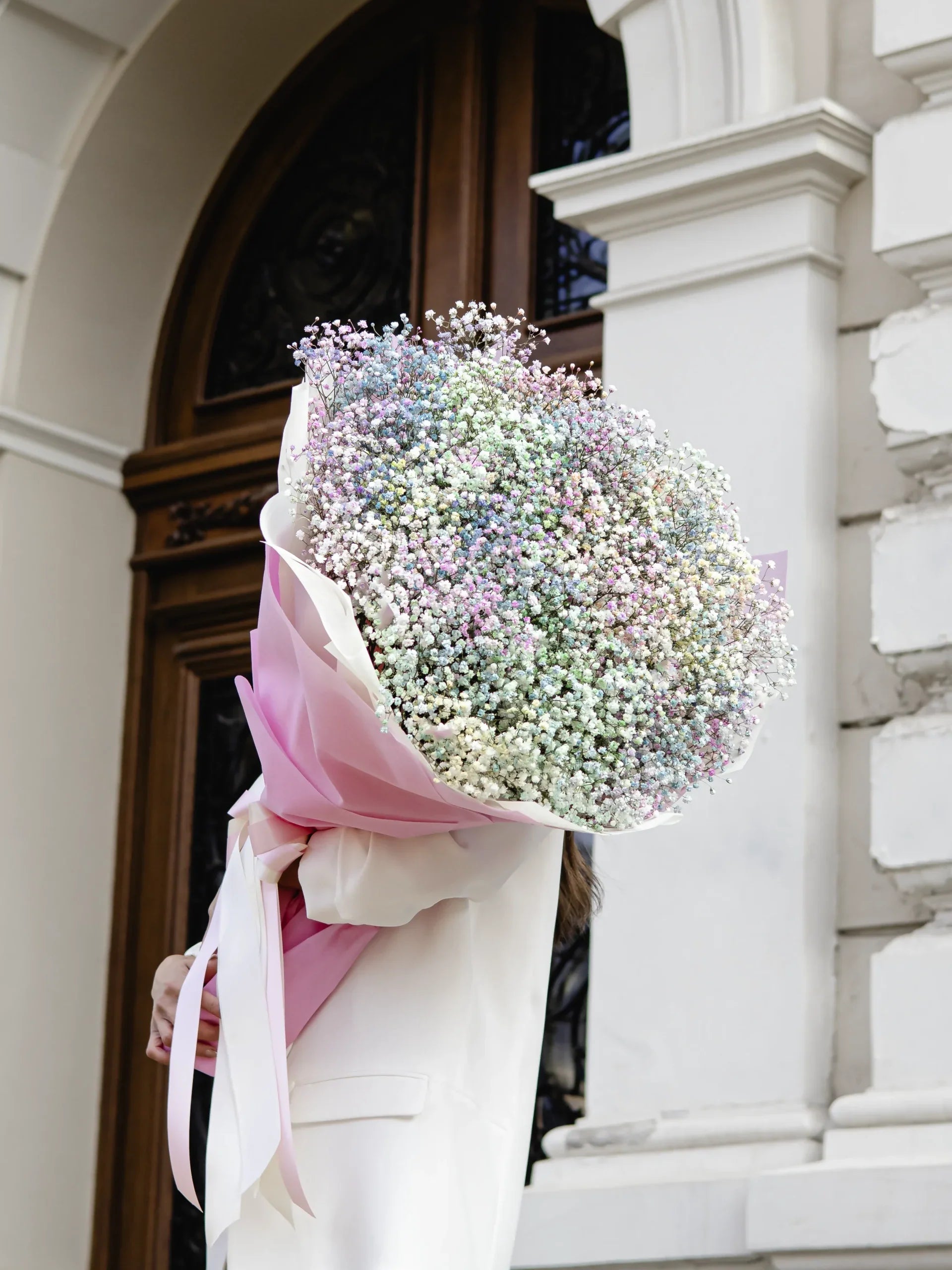 Букет от гипсофил Rainbow Nо. 341 - Ефирен, лек и запомнящ се – този голям букет от разноцветен, доставка в София, снимка 2