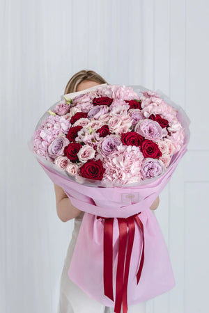 Букет с розови рози Saphir Luxe от GEBOV Flowers, снимка 2