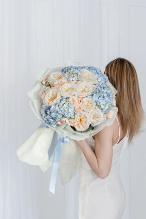 Букет с рози Velora Soft от GEBOV Flowers, снимка 1