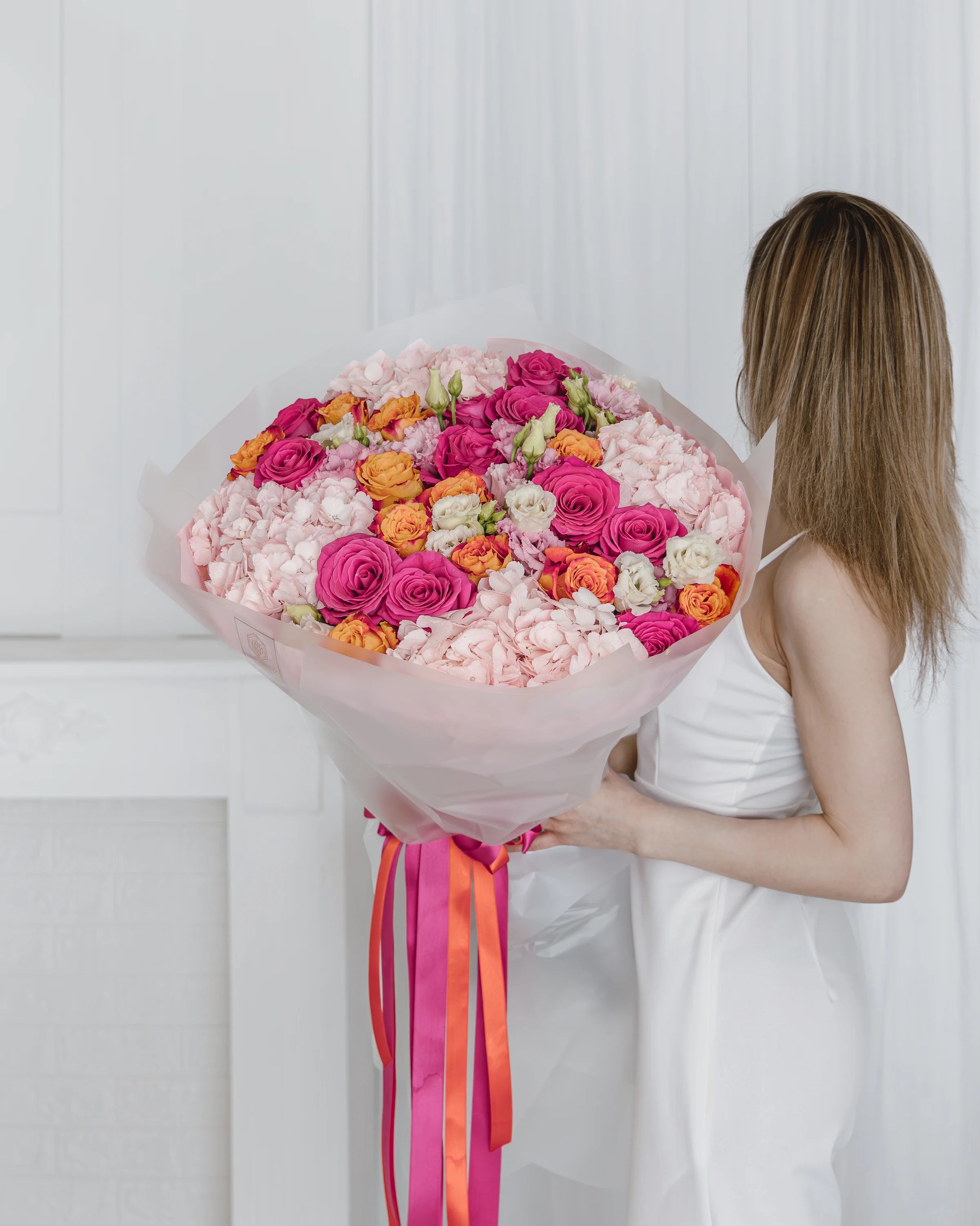 Букет с розови рози Lumina Luxe от GEBOV Flowers, снимка 2