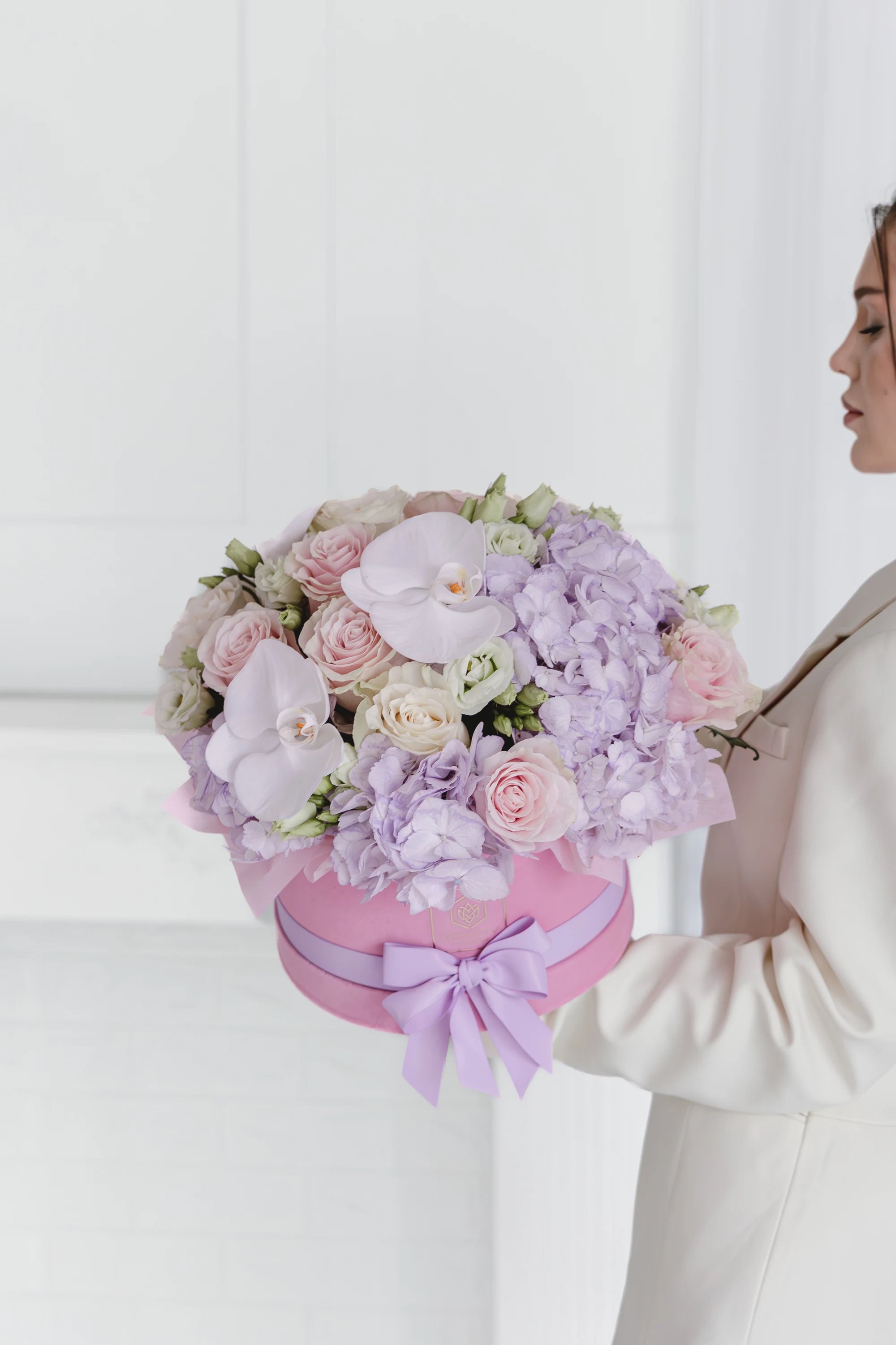 Кутия с розови рози Velora от GEBOV Flowers, снимка 1