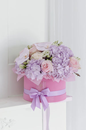 Кутия с розови рози Velora от GEBOV Flowers, снимка 3