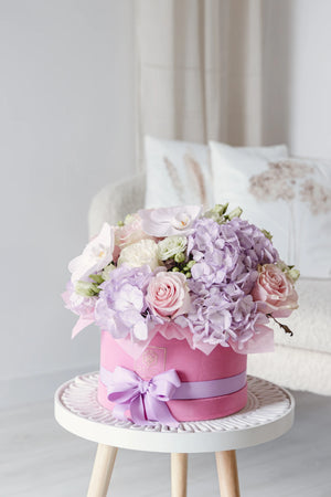 Кутия с розови рози Velora от GEBOV Flowers, снимка 4