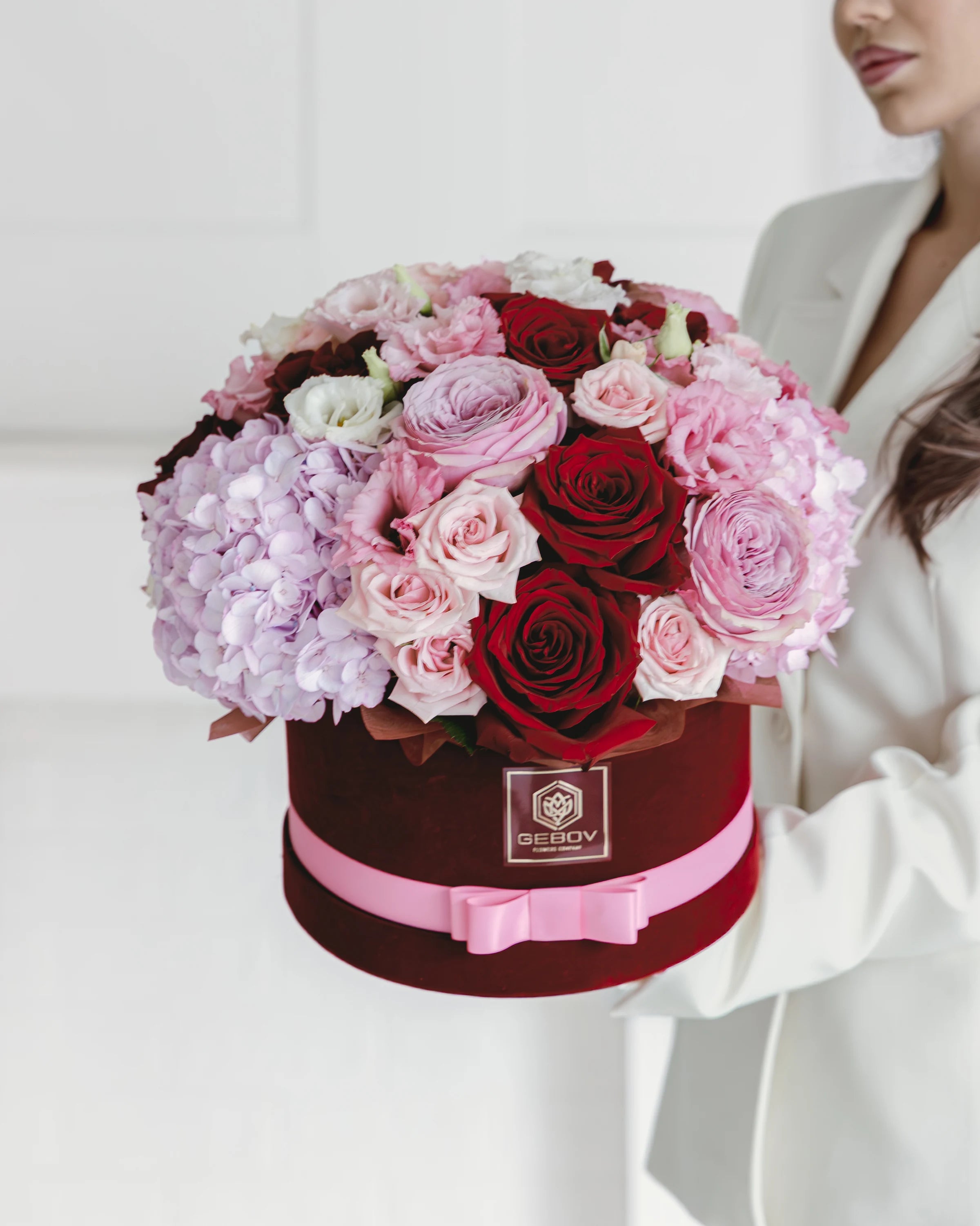 Кутия с рози Vinelle Box от GEBOV Flowers, снимка 3