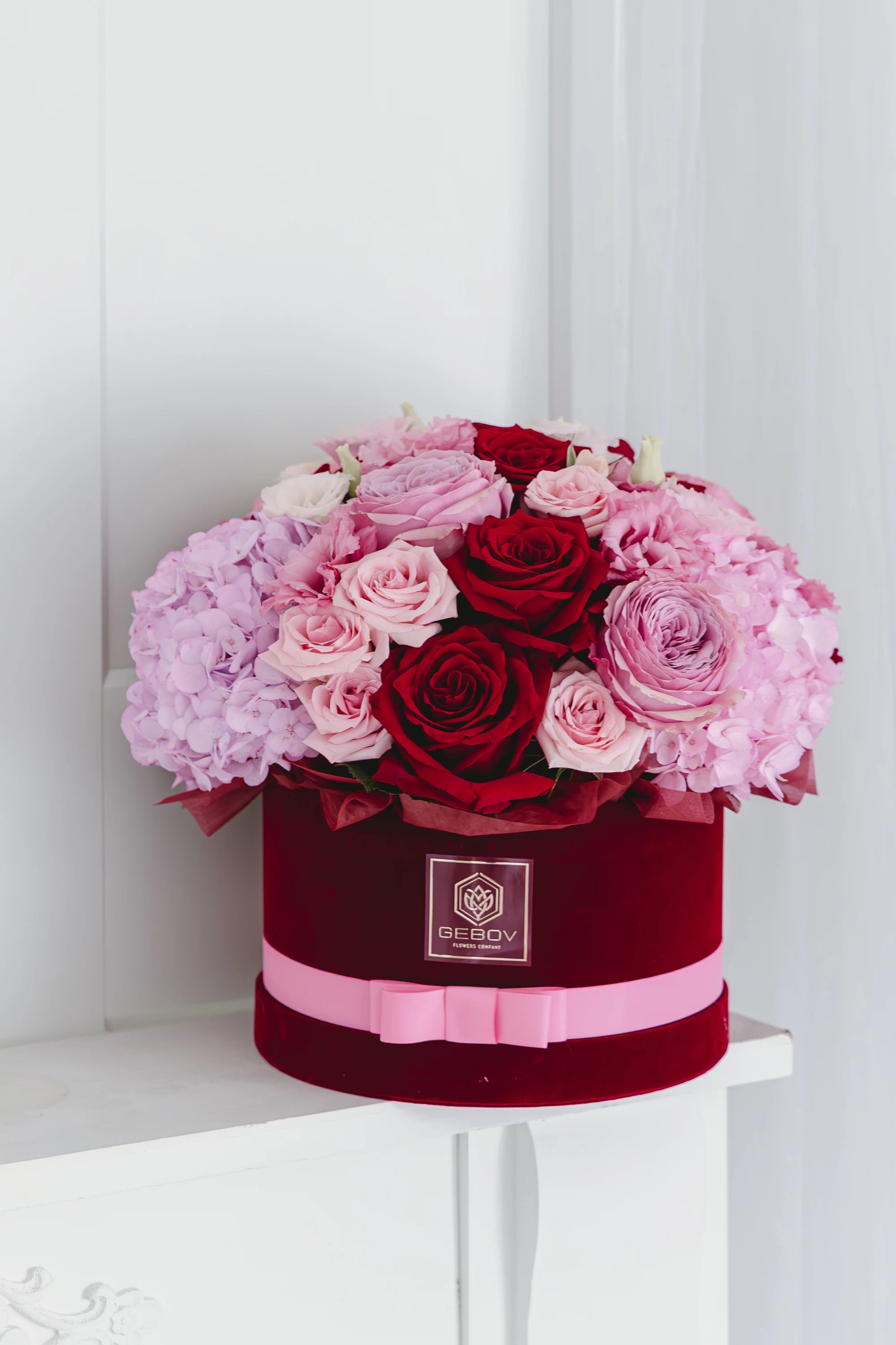 Кутия с рози Vinelle Box от GEBOV Flowers, снимка 5