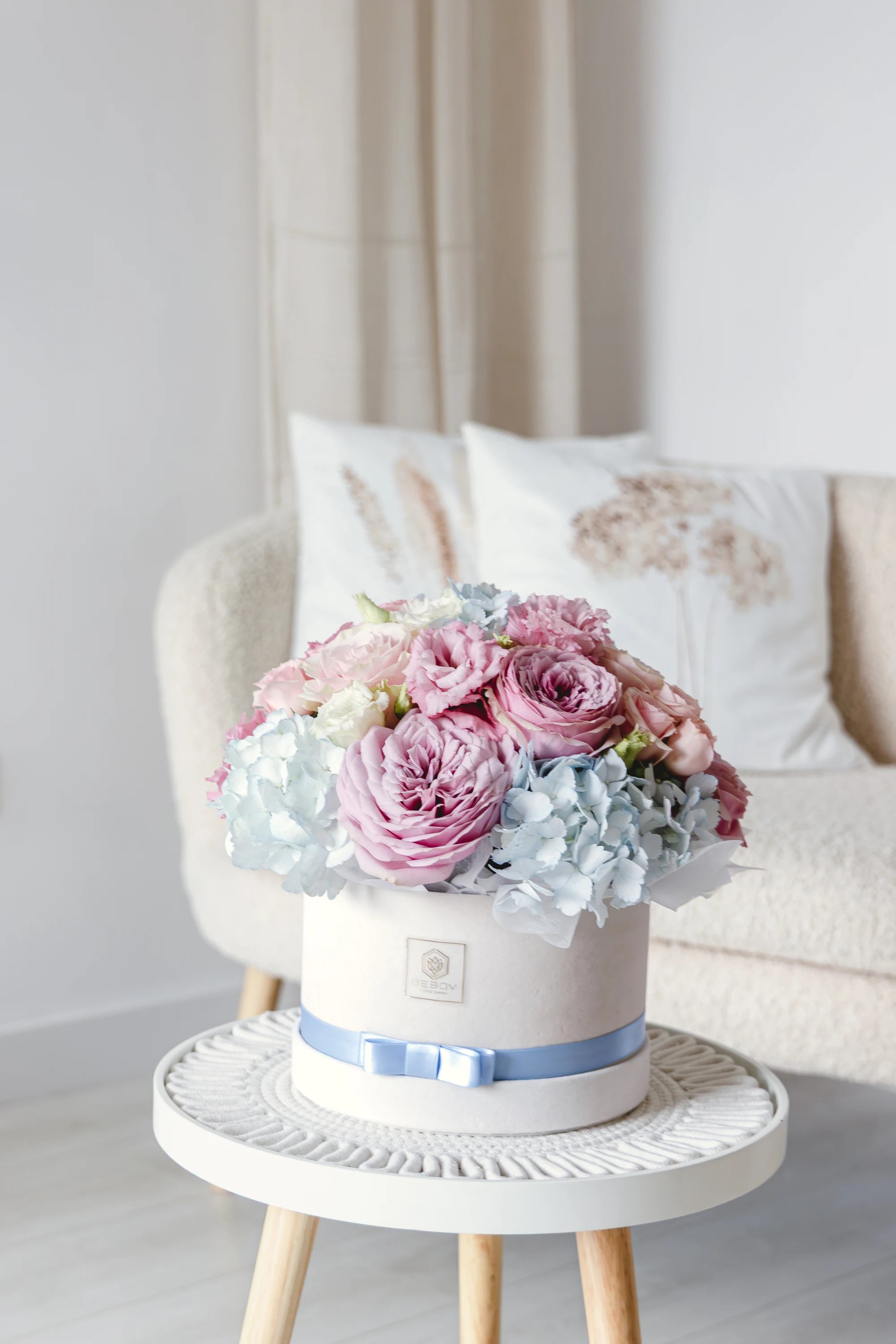 Кутия с розови рози Bellora Box от GEBOV Flowers, снимка 3