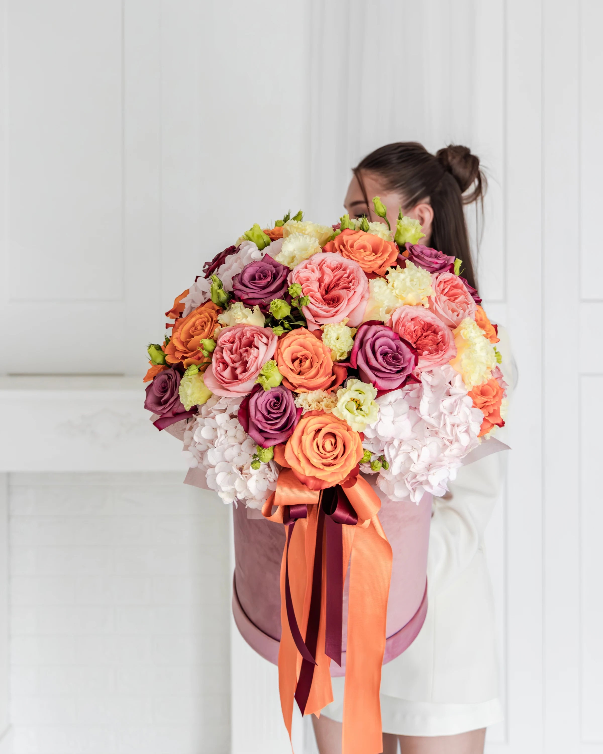 Кутия с розови рози Coloréa Deluxe от GEBOV Flowers, снимка 3