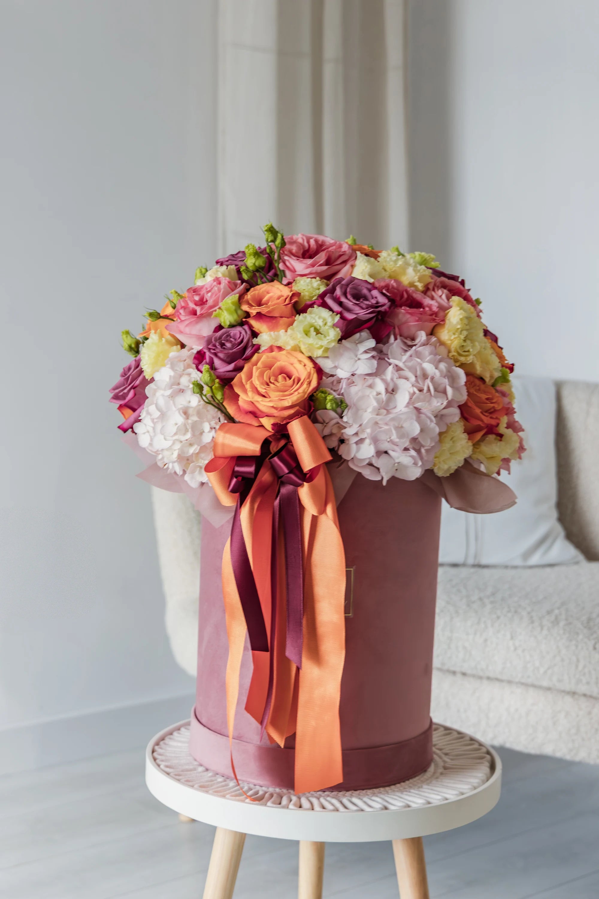 Кутия с розови рози Coloréa Deluxe от GEBOV Flowers, снимка 4