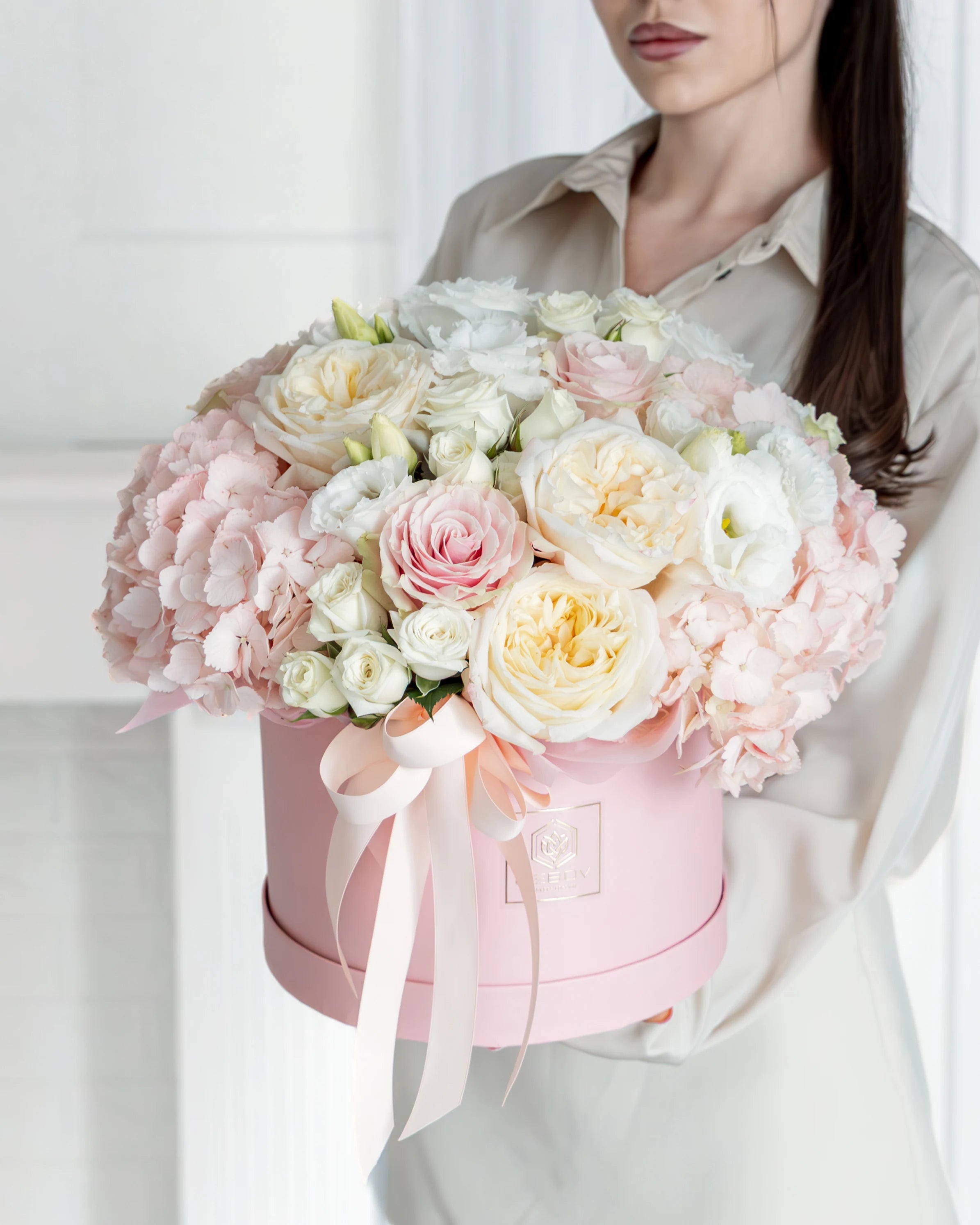 Кутия с рози Bellune Powder Box от GEBOV Flowers, снимка 2