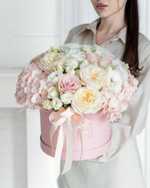 Кутия с рози Bellune Powder Box от GEBOV Flowers, снимка 2