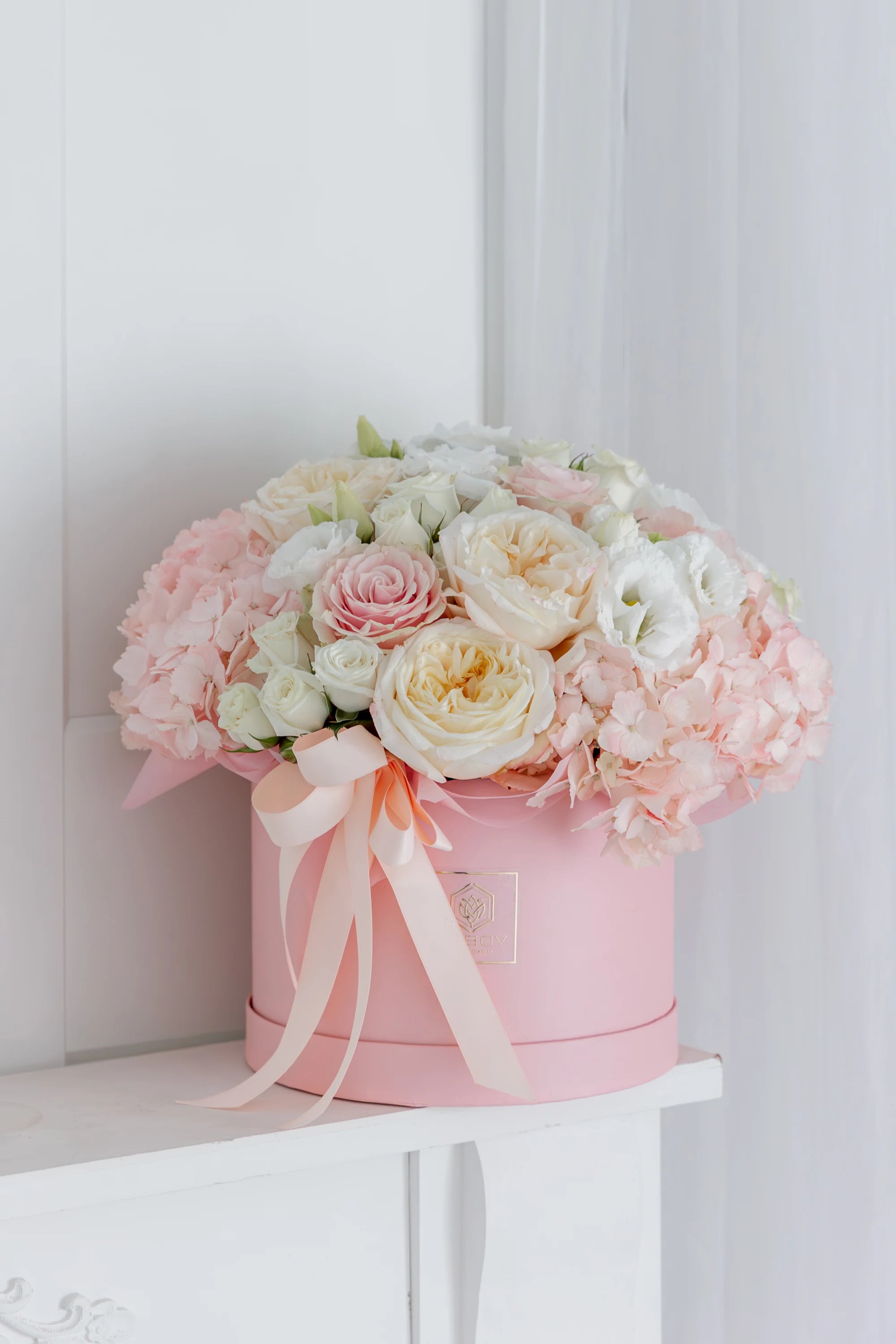 Кутия с рози Bellune Powder Box от GEBOV Flowers, снимка 5