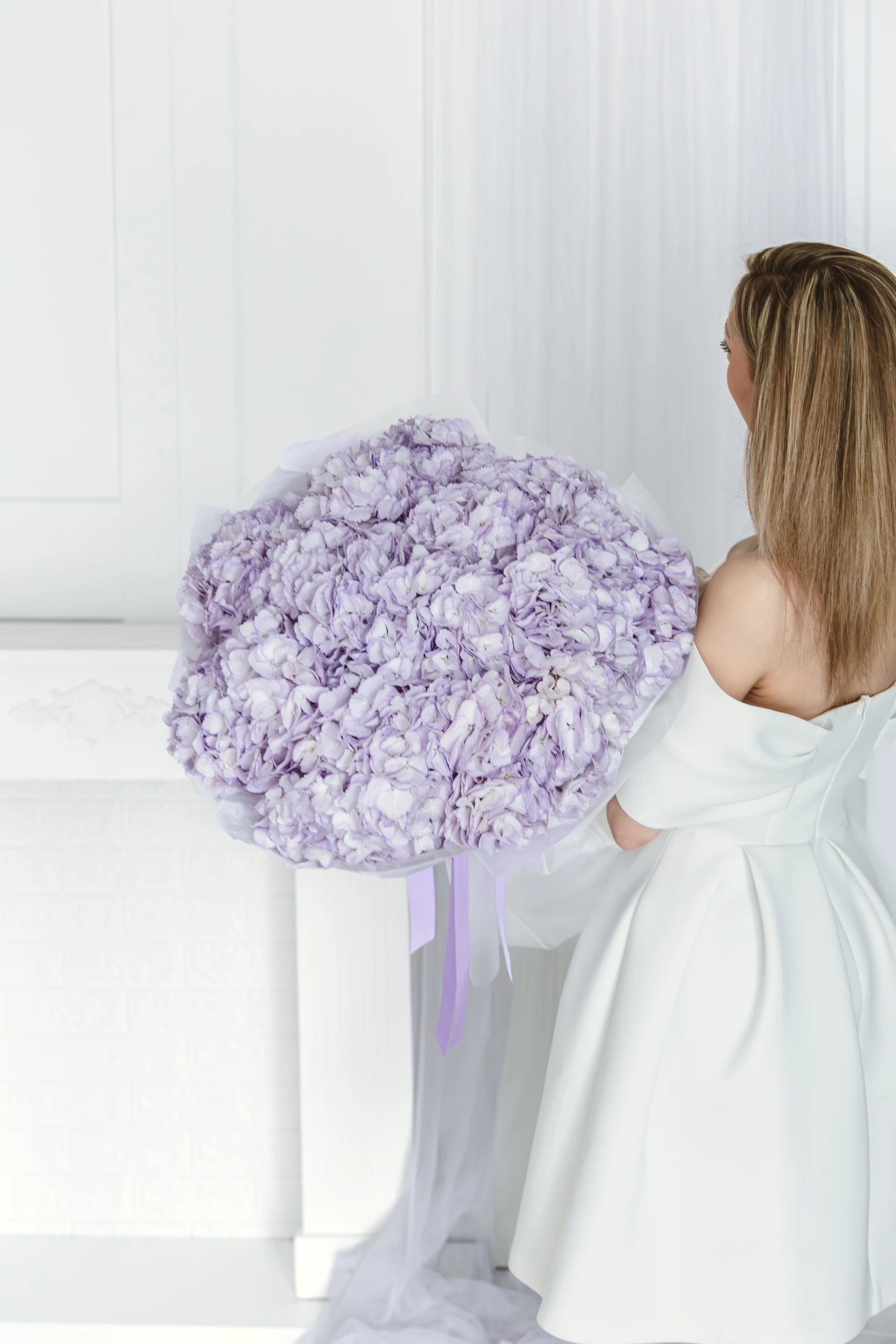 Букет с лилави хортензии Vilena Cream от GEBOV Flowers, снимка 1