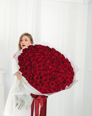 Букет от 101 червени рози Explorer Deluxe от GEBOV Flowers, снимка 2