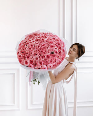 Букет от 101–501 рози Pink X-pression Deluxe No. 481 от GEBOV Flowers — снимка 2
