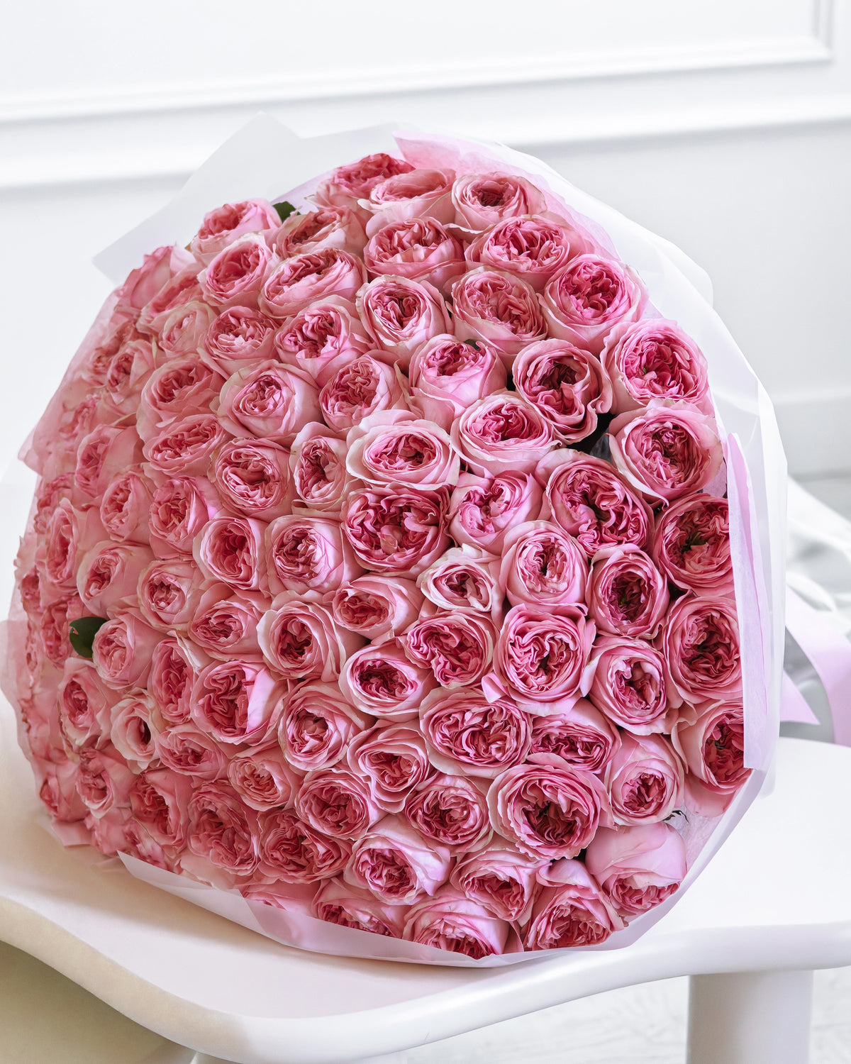 Букет от 101–501 рози Pink X-pression Deluxe No. 481 от GEBOV Flowers — снимка 4
