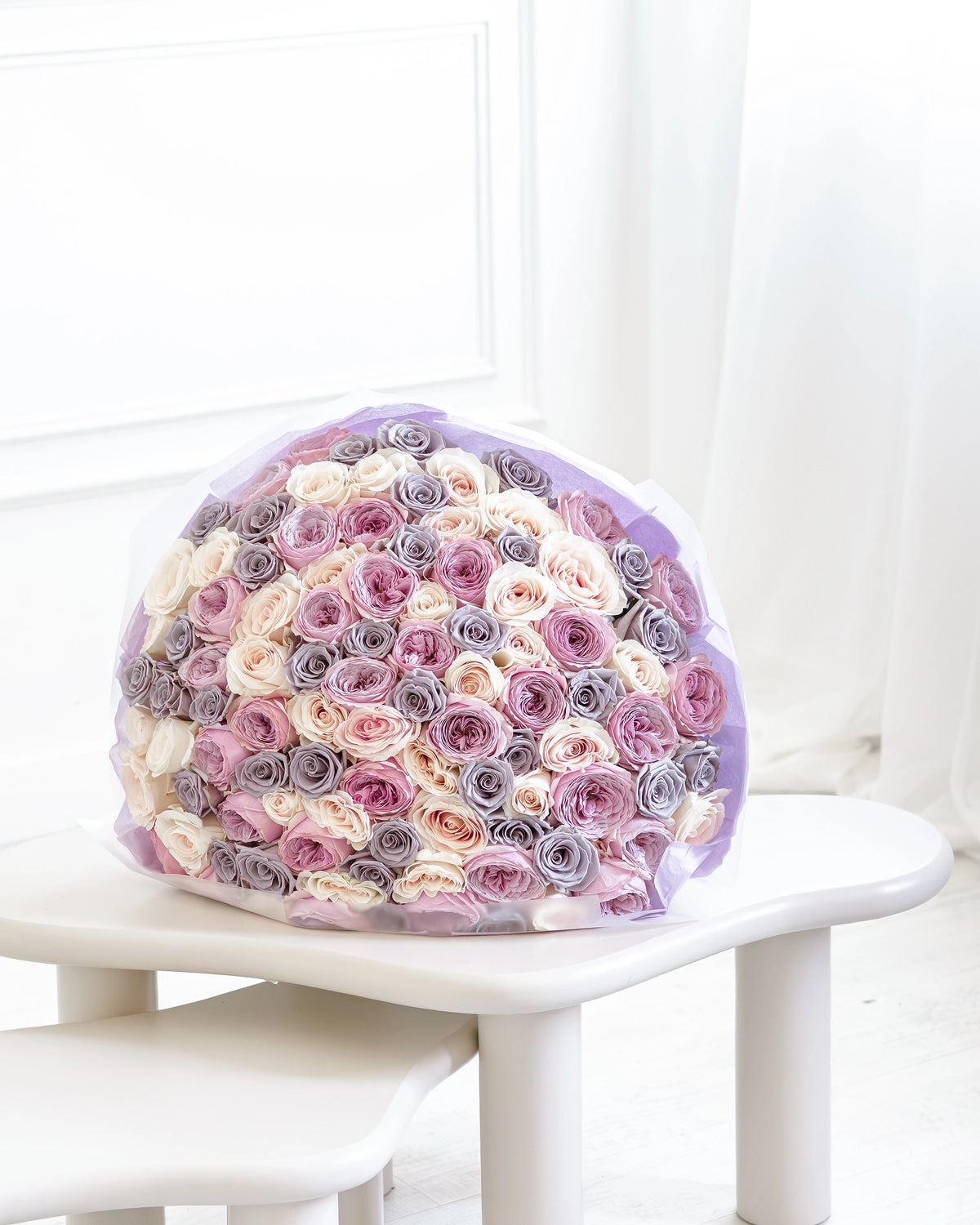 Букет от 101–501 рози Viola Deluxe No. 483 от GEBOV Flowers — снимка 4