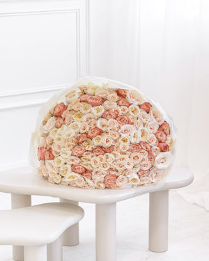 Букет от 101–501 рози Coral Reef Deluxe No. 485 от GEBOV Flowers — снимка 3