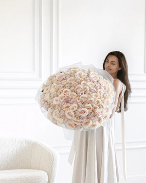 Букет от 101–501 рози Symphony Deluxe No. 488 от GEBOV Flowers — снимка 4