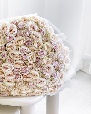 Букет от 101–501 рози Symphony Deluxe No. 488 от GEBOV Flowers — снимка 5