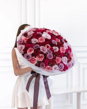 Букет от 101–501 рози Strong Enough Deluxe No. 490 от GEBOV Flowers — снимка 3