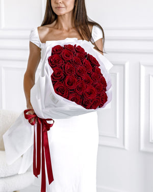 Букет Explorer White Timeless No. 499 от GEBOV Flowers