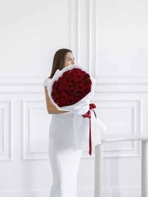 Букет Explorer White Timeless No. 499 от GEBOV Flowers — снимка 3