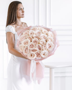 Букет Fancy Dreams Timeless No. 515 от GEBOV Flowers — снимка 3