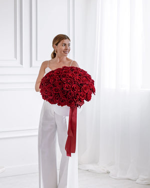 Кутия Love on Top Deluxe No. 568 от GEBOV Flowers