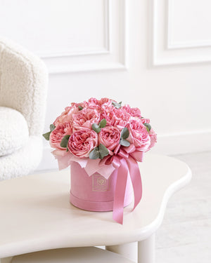 Кутия Pink X-pression Classic No. 575 от GEBOV Flowers — Luxe - впечатляващо присъствие