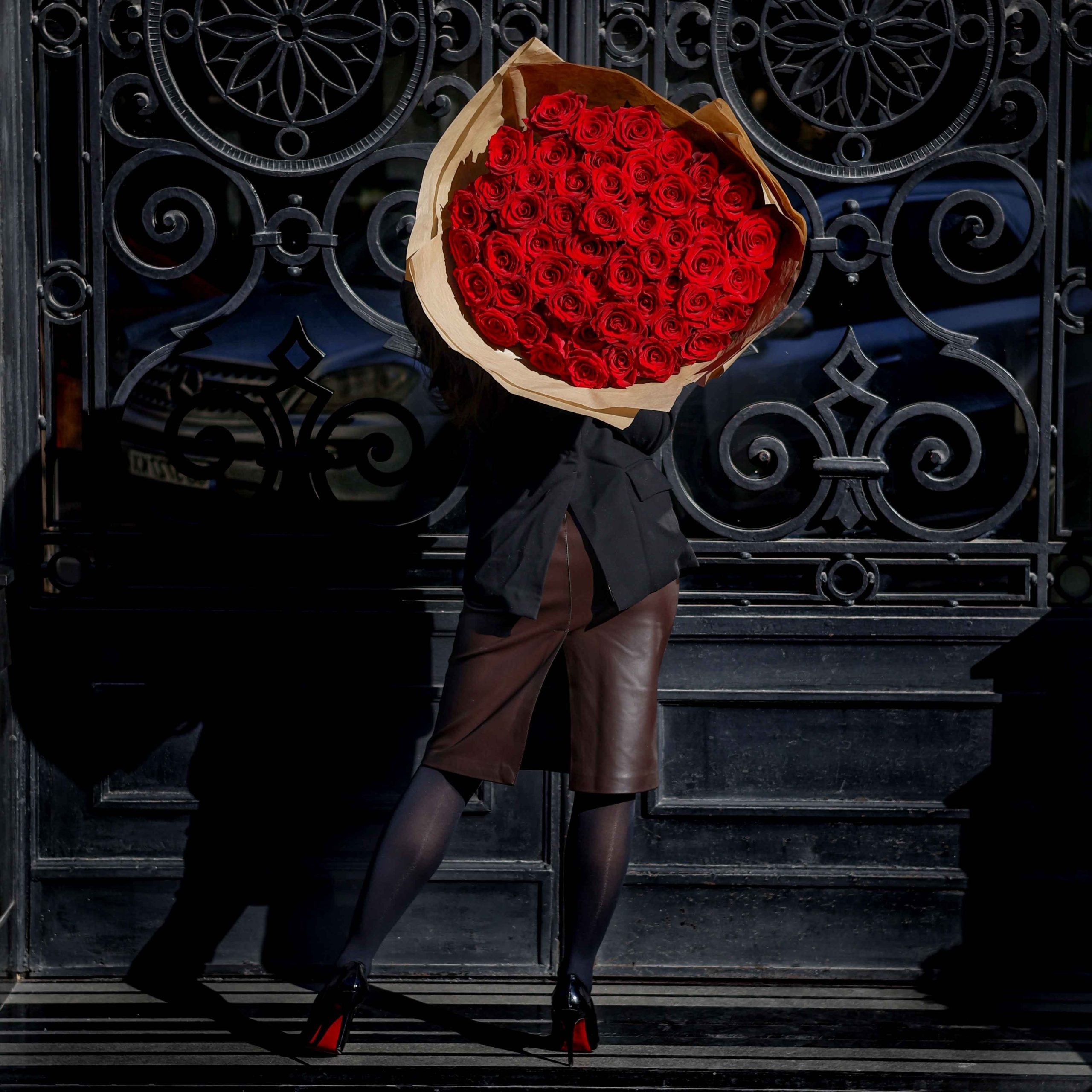 Букет с 51 червени рози Nо. 288 - Уникален подарък за най-специалната жена – букет с 51 червени рози, доставка в София