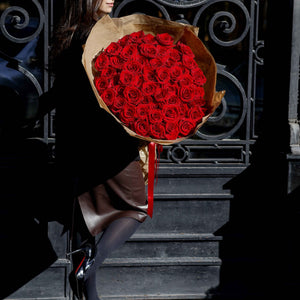 Букет с 51 червени рози Nо. 288 - Уникален подарък за най-специалната жена – букет с 51 червени рози, доставка в София