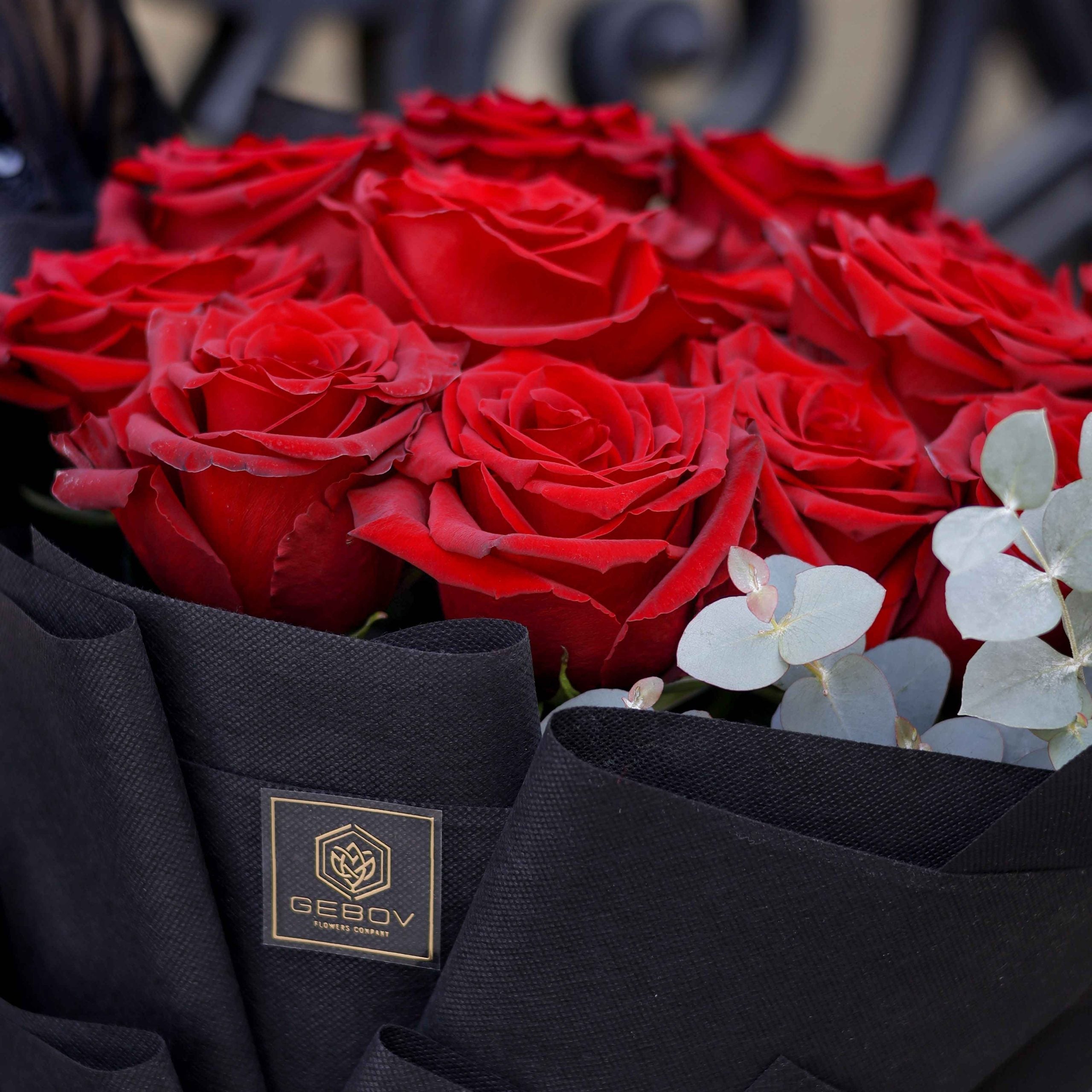 Букет от 15 червени рози No. 280 - Неповторим букет от 15 уникални червени рози и евкалипт, изработен, доставка в София