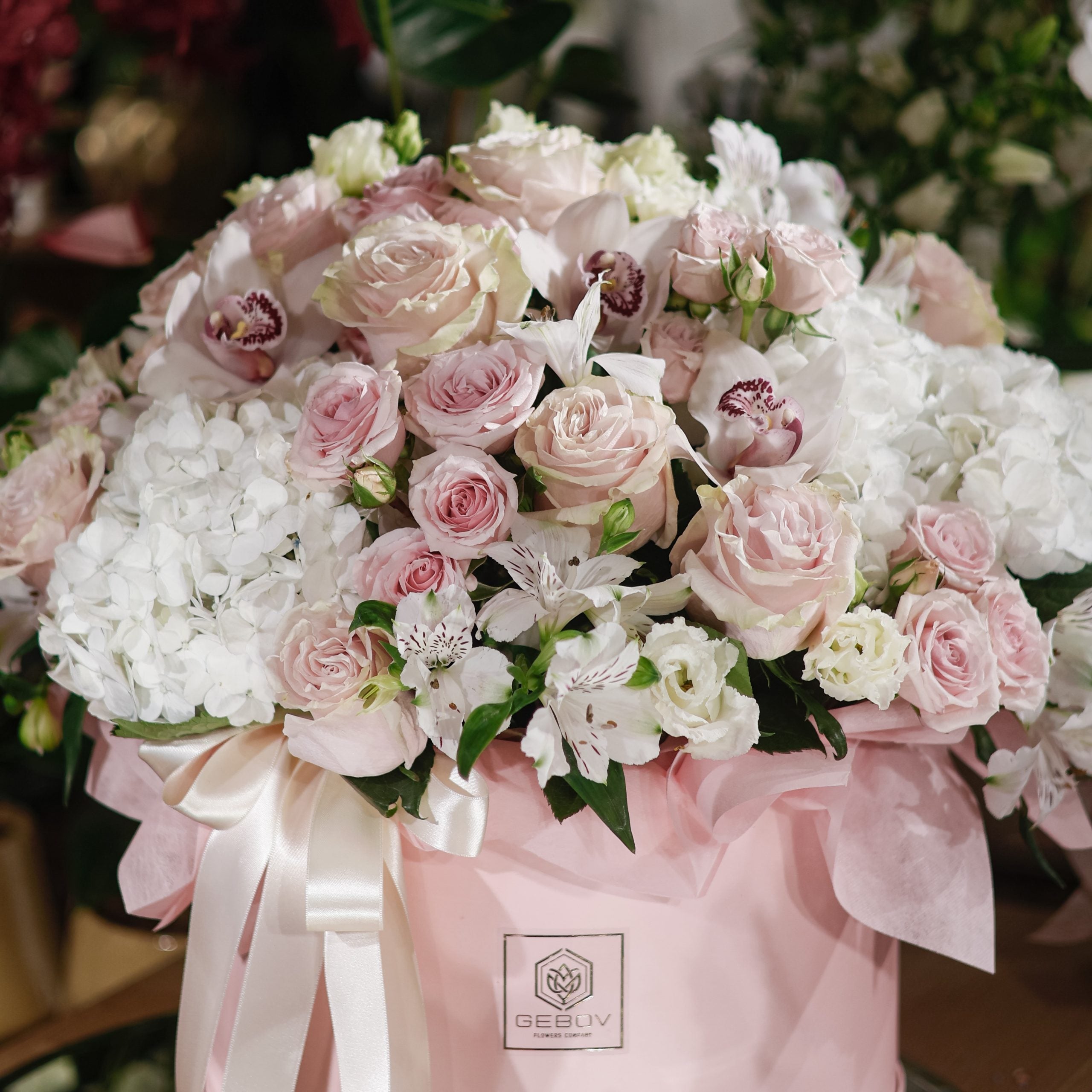 Кутия Елинор No. 313 - Открийте съвършенството с нашата изискана кутия, пълна с микс от, доставка в София, снимка 2