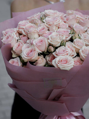 Букет розови спрей рози No. 290 - Стилен и изискан букет от първокласни спрей рози от Еквадор, доставка в София, снимка 4